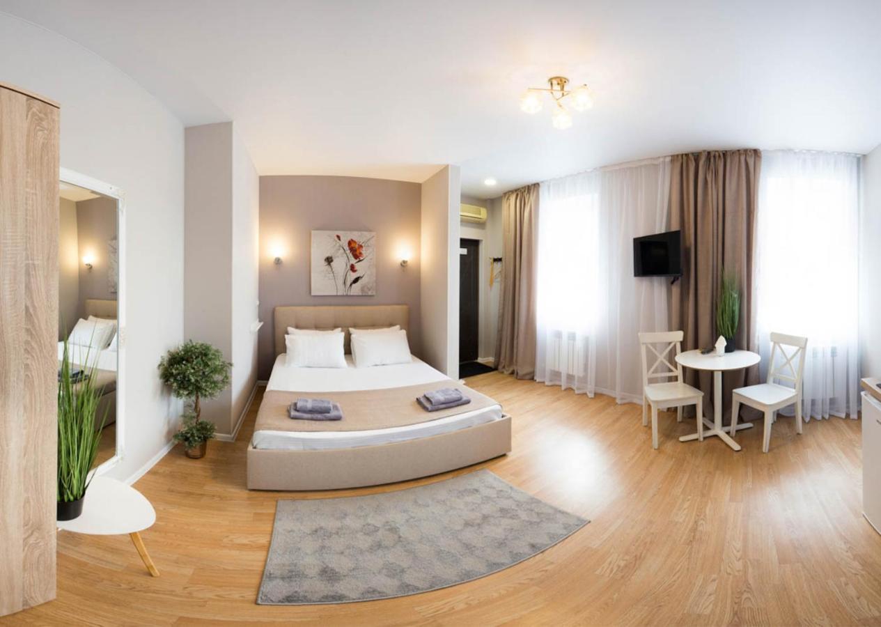 Apartment In The City Center - Gimnasiyna Naberezhna 24A-1 Харков Екстериор снимка