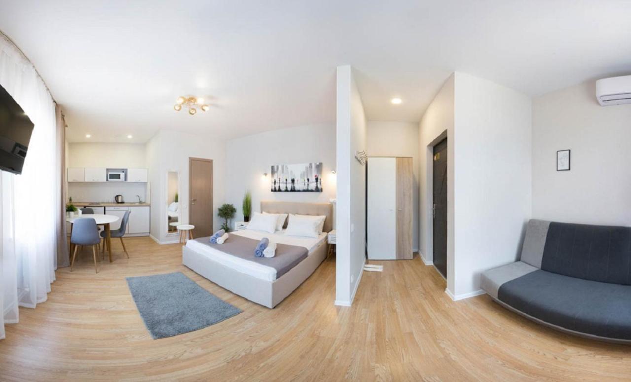 Apartment In The City Center - Gimnasiyna Naberezhna 24A-1 Харков Екстериор снимка