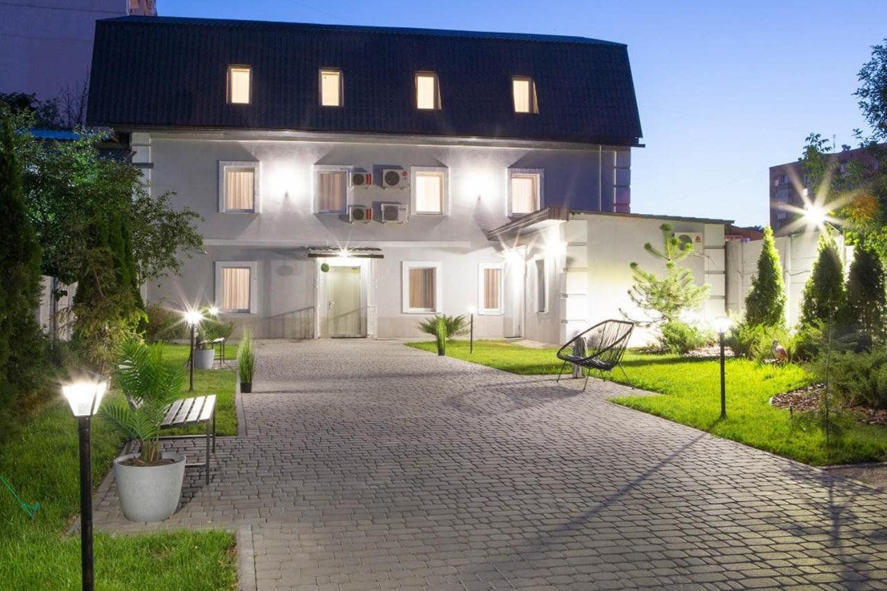 Apartment In The City Center - Gimnasiyna Naberezhna 24A-1 Харков Екстериор снимка