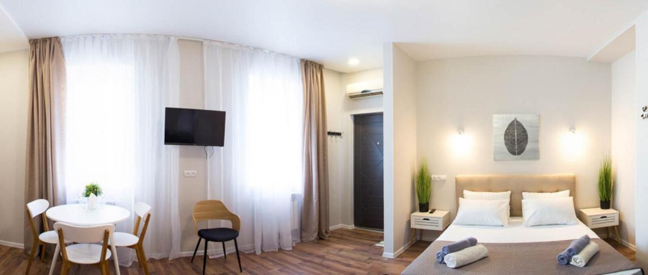 Apartment In The City Center - Gimnasiyna Naberezhna 24A-1 Харков Екстериор снимка