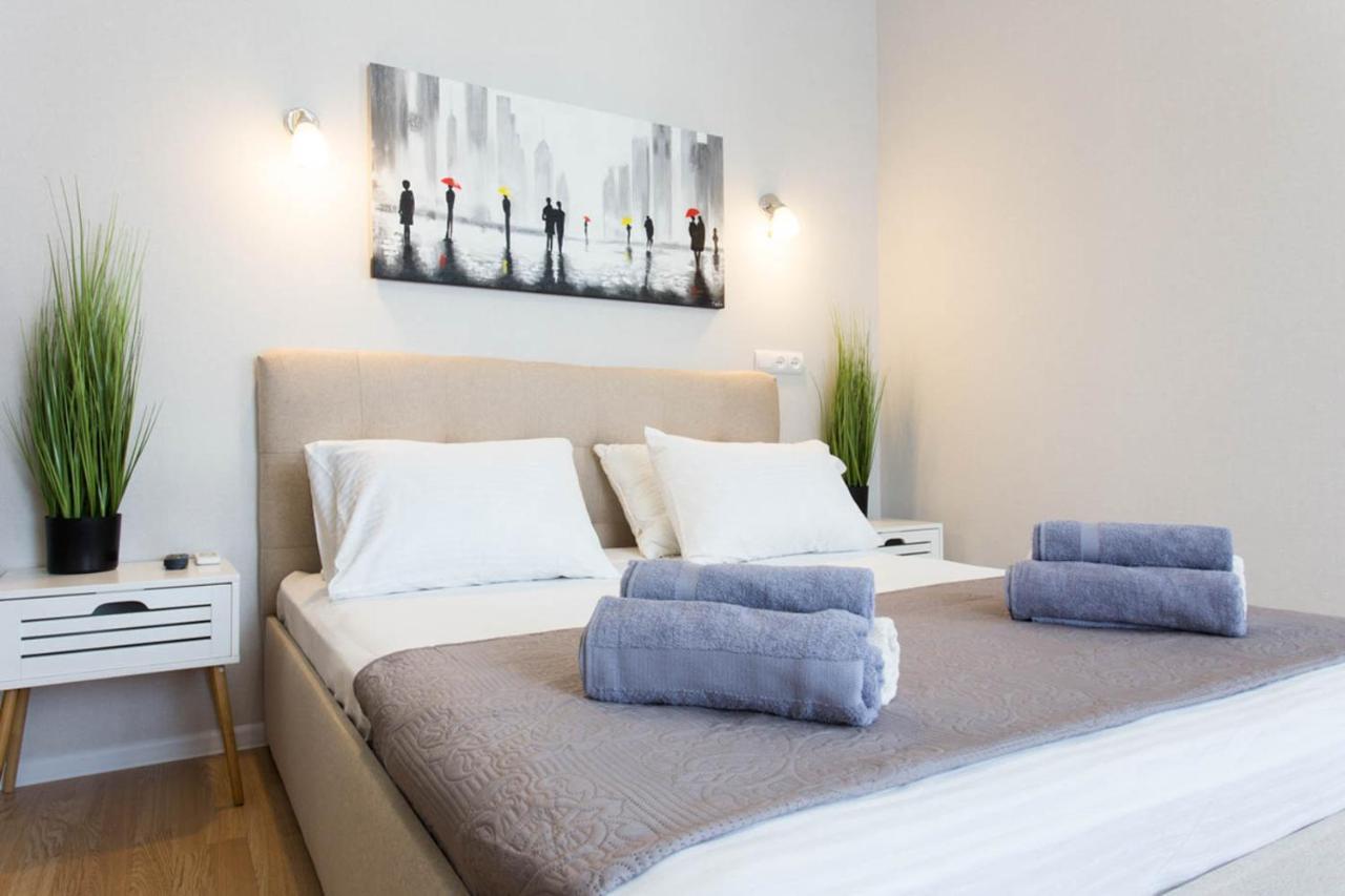 Apartment In The City Center - Gimnasiyna Naberezhna 24A-1 Харков Екстериор снимка