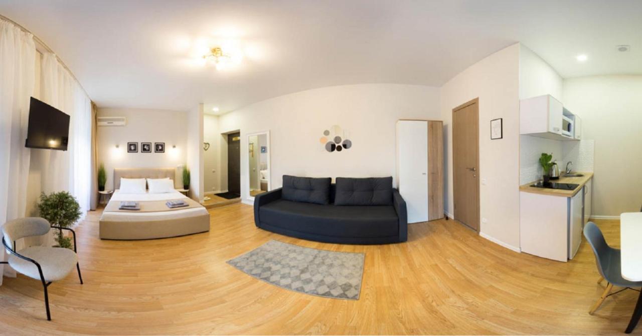 Apartment In The City Center - Gimnasiyna Naberezhna 24A-1 Харков Екстериор снимка