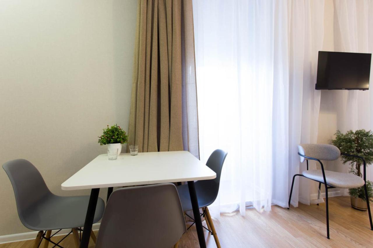 Apartment In The City Center - Gimnasiyna Naberezhna 24A-1 Харков Екстериор снимка