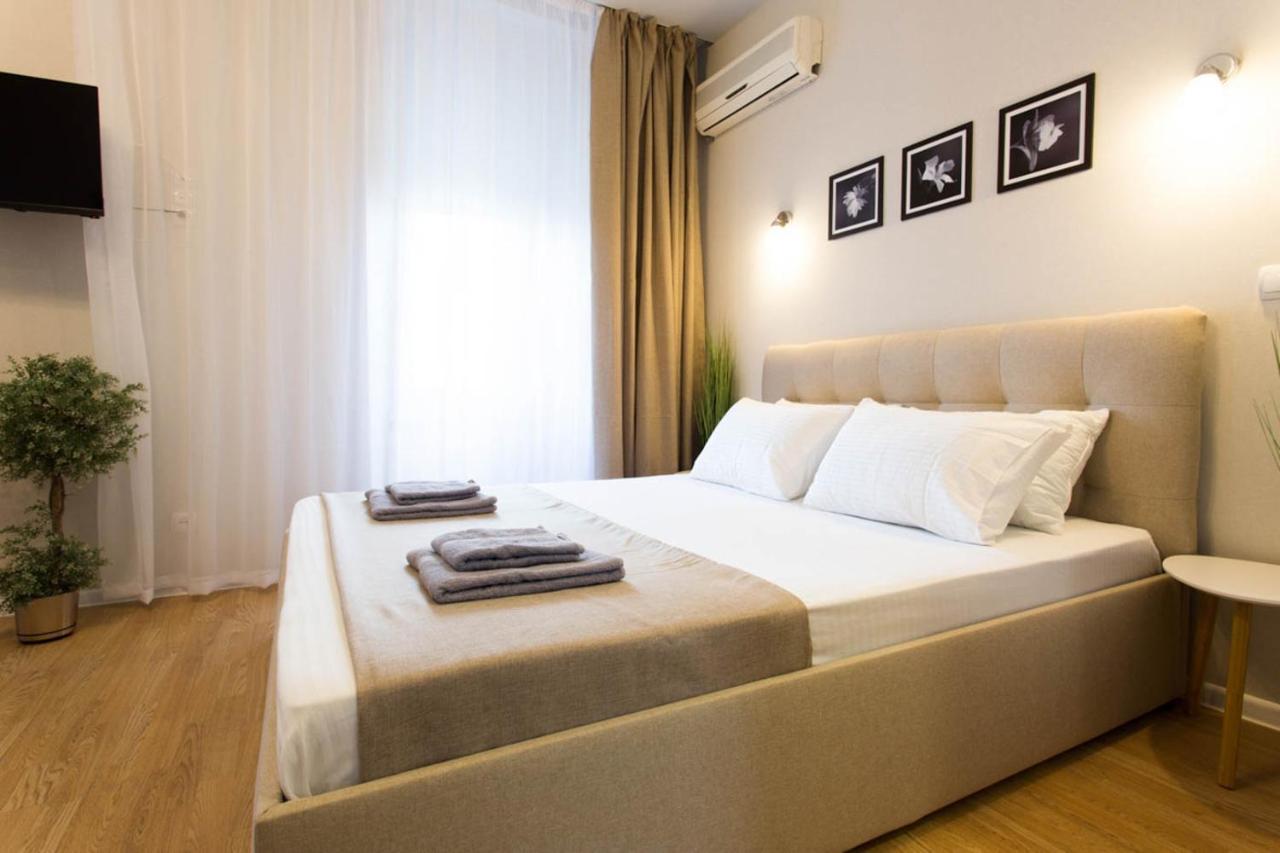 Apartment In The City Center - Gimnasiyna Naberezhna 24A-1 Харков Екстериор снимка