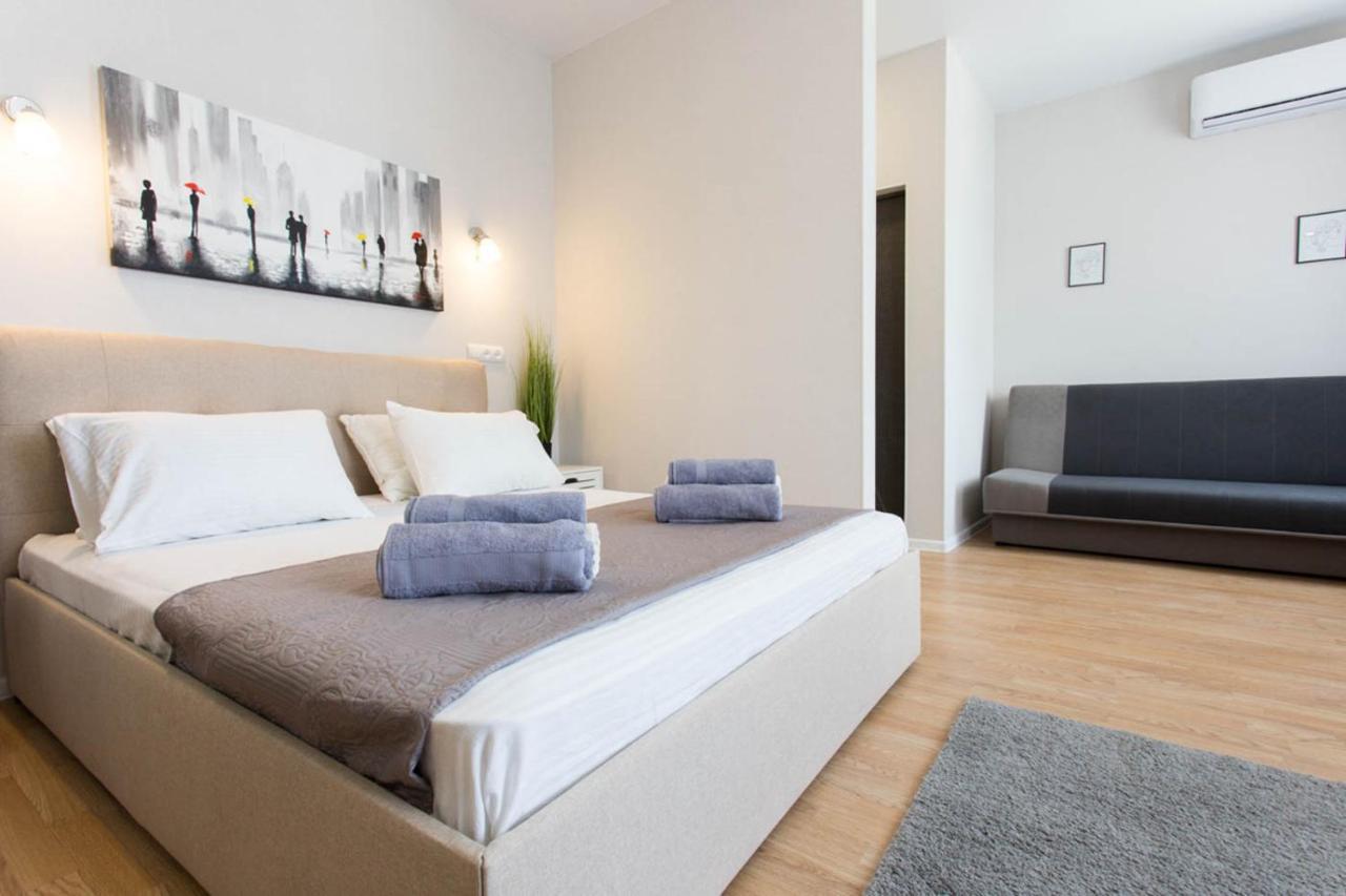 Apartment In The City Center - Gimnasiyna Naberezhna 24A-1 Харков Екстериор снимка
